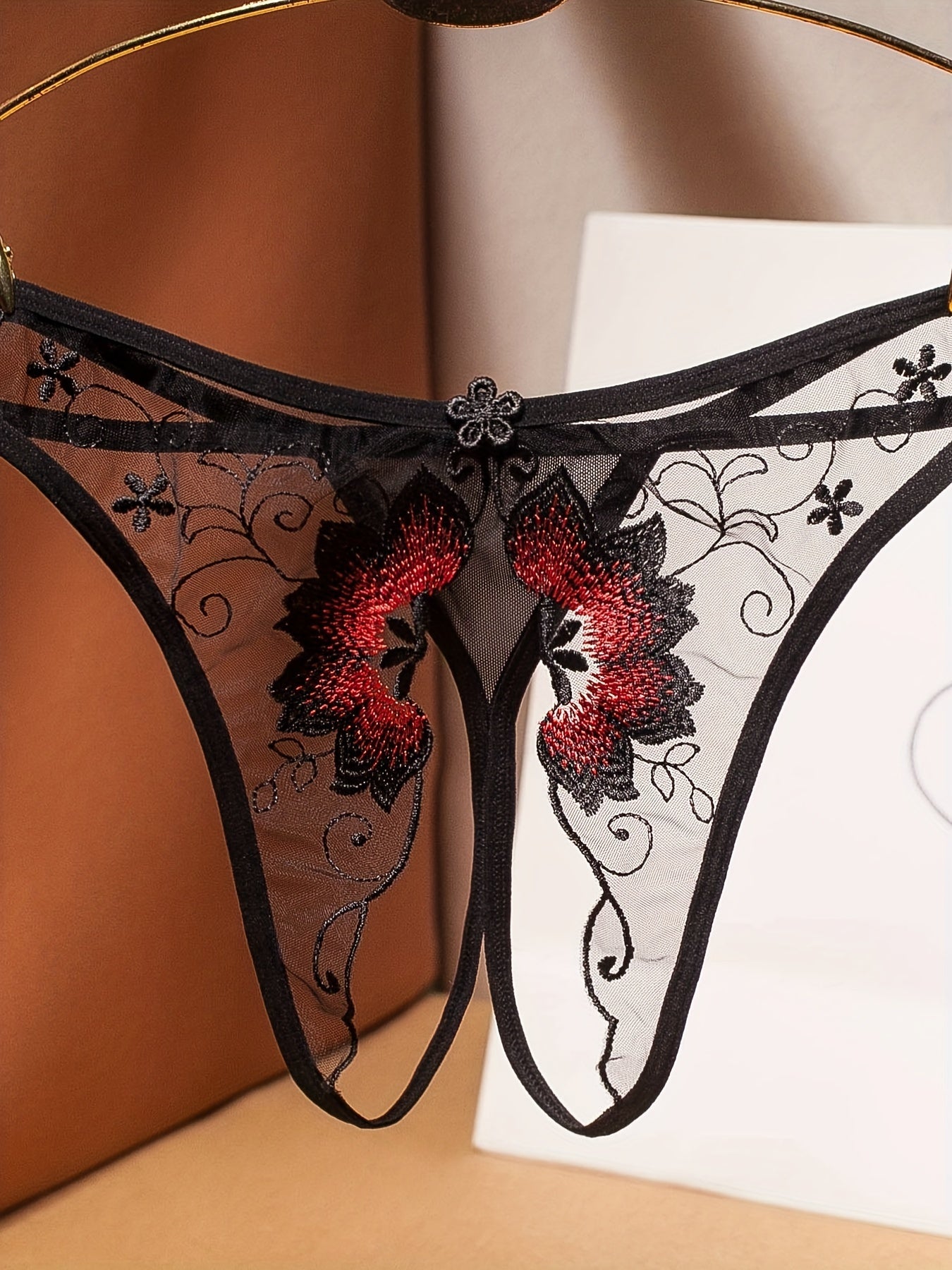 Susurro de Deseo – Donde la Elegancia se Encuentra con la Tentación 🌙