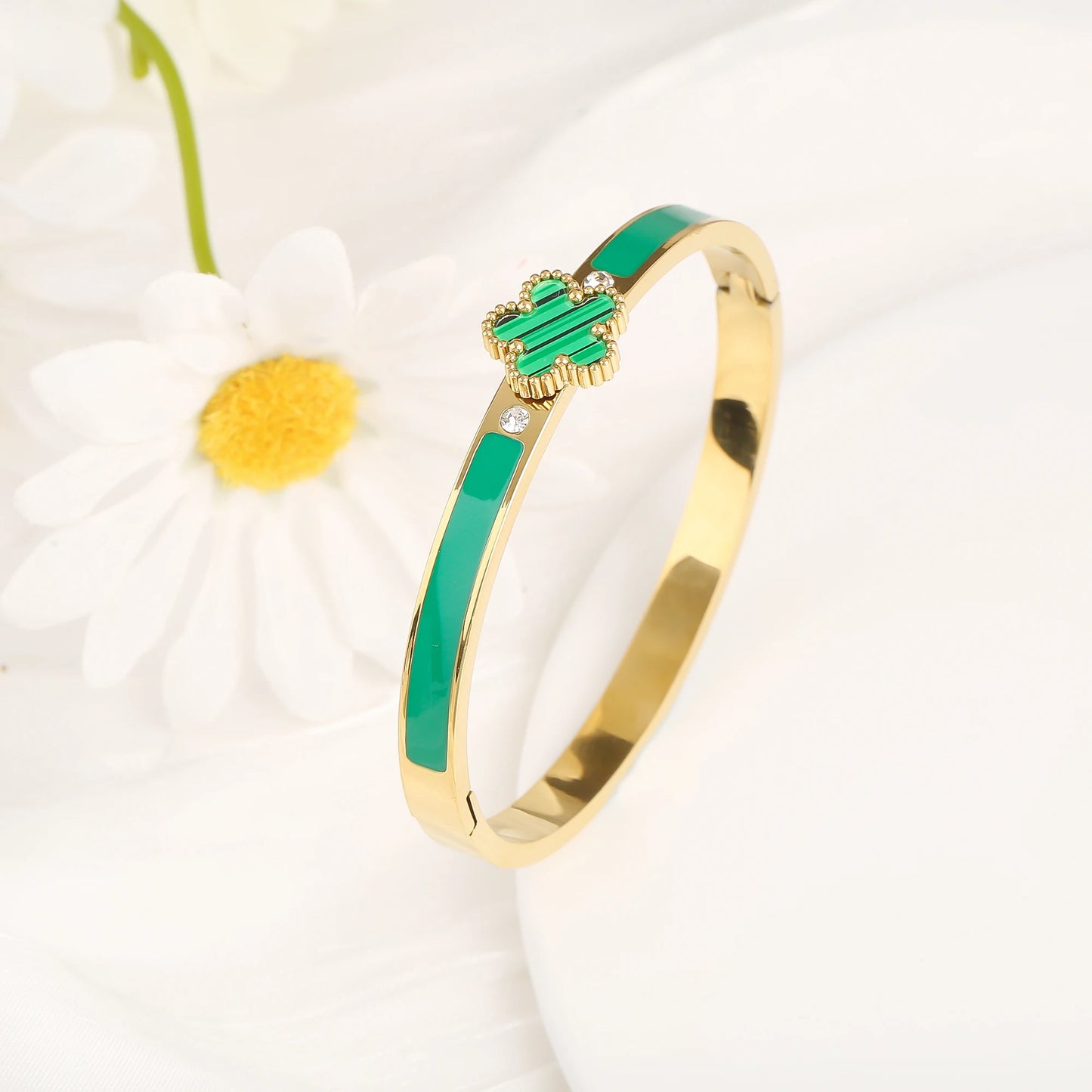 ✨ Nueva pulsera clásica de trébol: brillo atemporal, un encanto para todos los días ✨