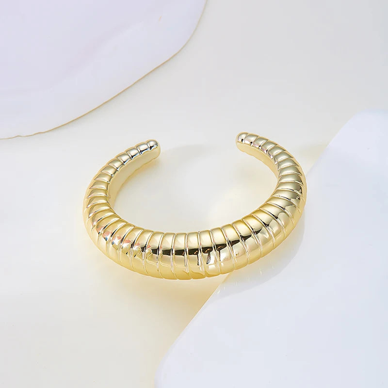 Pulsera de puño irregular BoldPulse