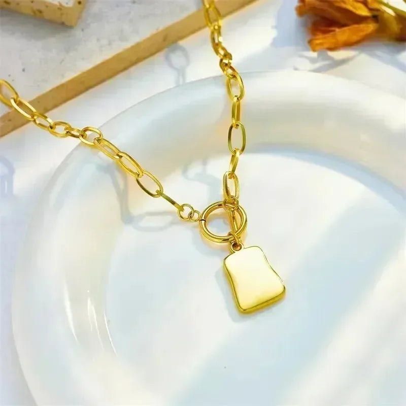 Collar con colgante de perla trapezoidal OysterGleam