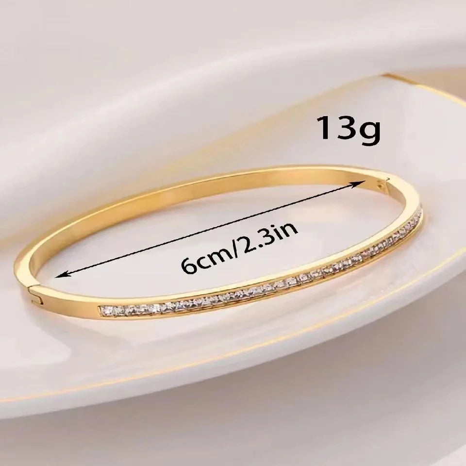 ✨ Golden Grace – Brazalete de acero inoxidable con brillantes diamantes de imitación ✨