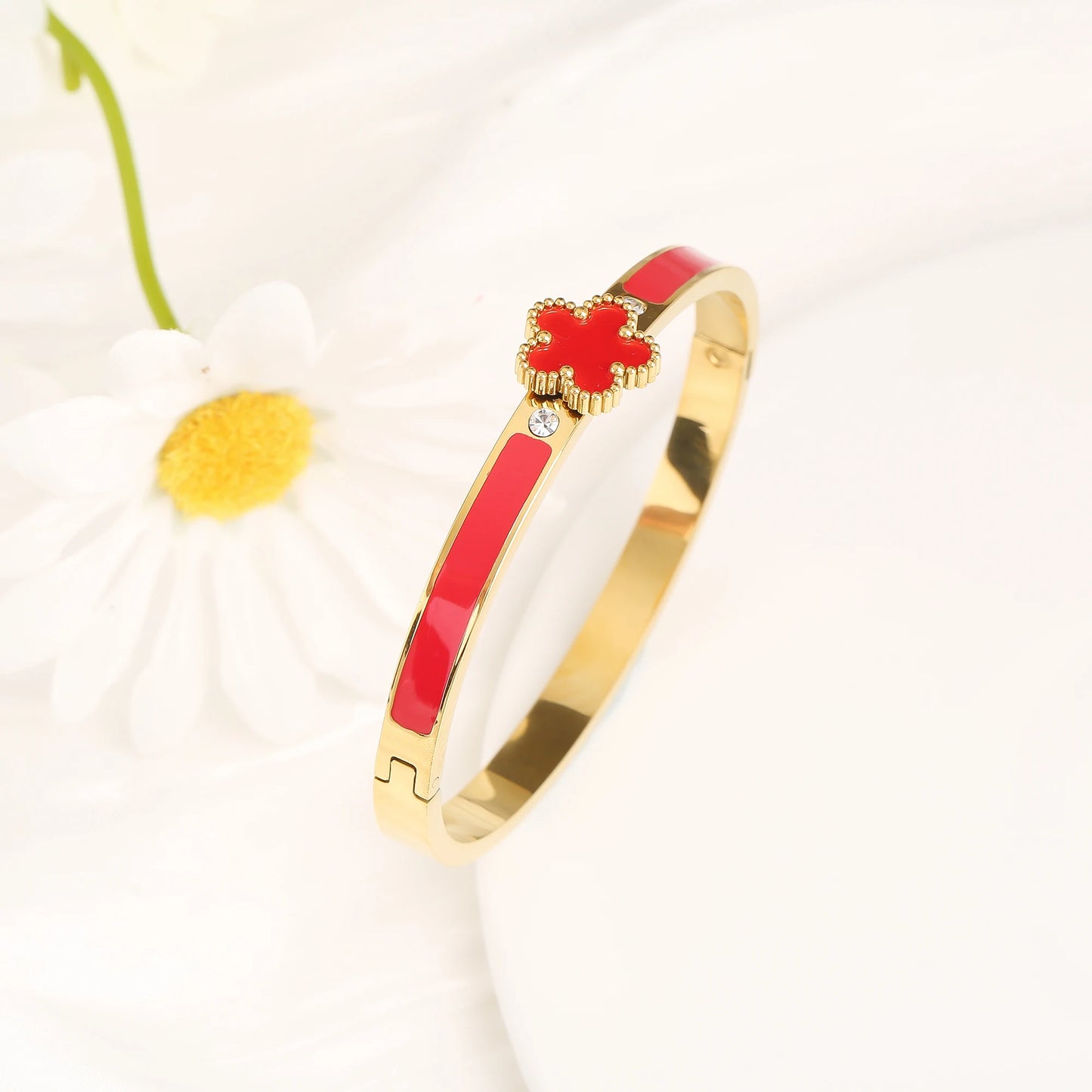 ✨ Nueva pulsera clásica de trébol: brillo atemporal, un encanto para todos los días ✨