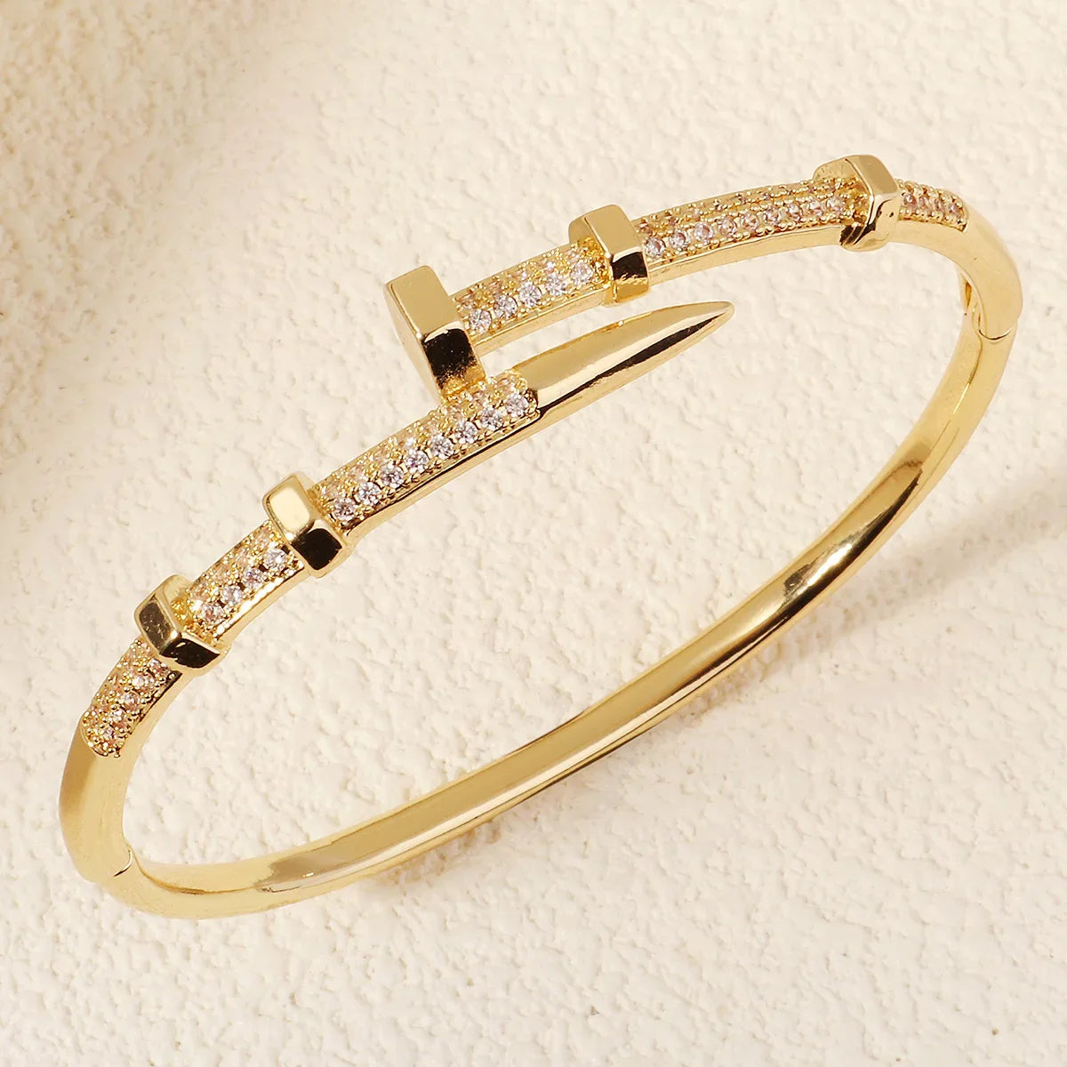 CrystalClasp Elegance – Pulsera de circonitas para mujer