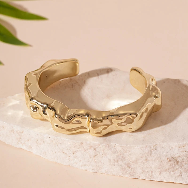 Pulsera de puño irregular BoldPulse