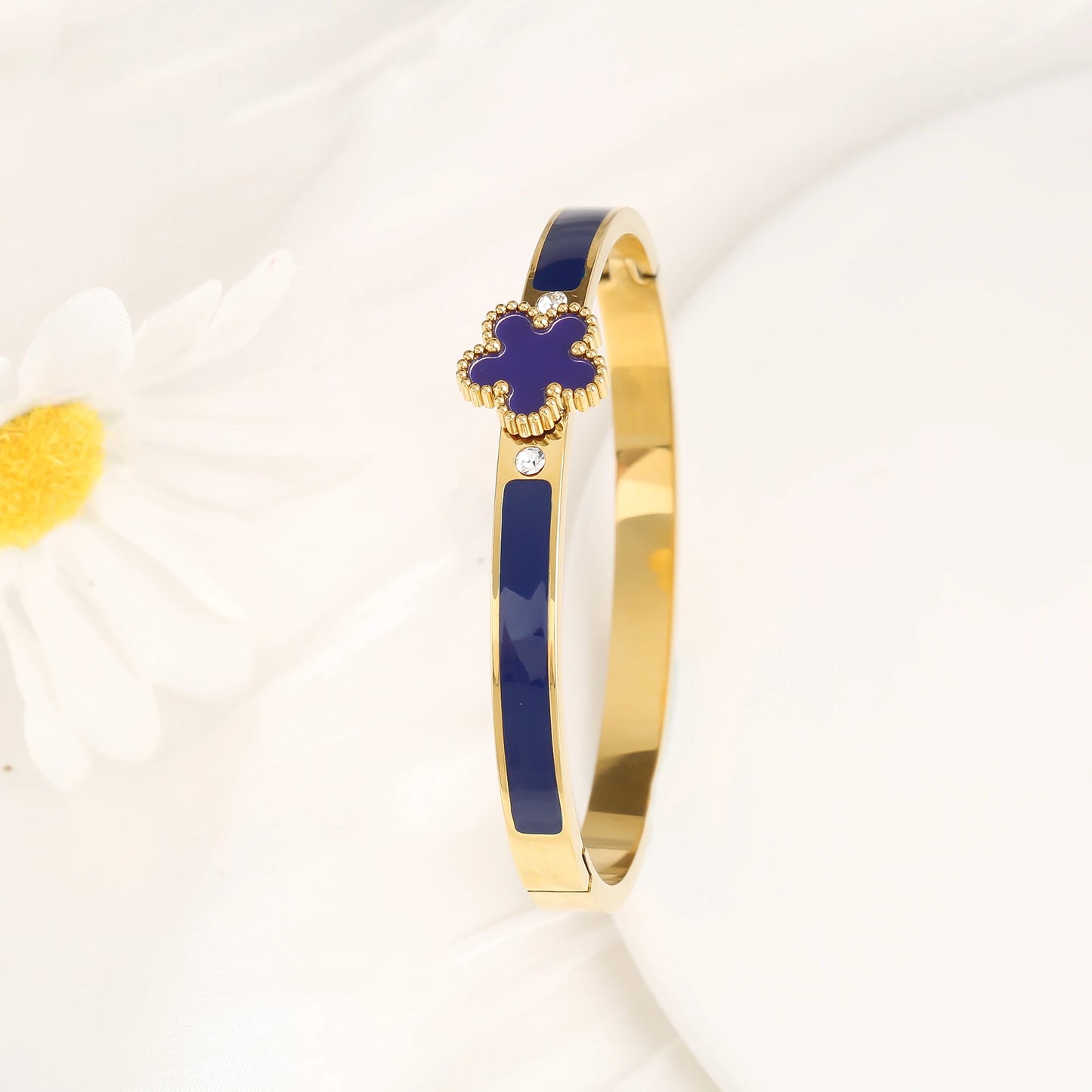 ✨ Nueva pulsera clásica de trébol: brillo atemporal, un encanto para todos los días ✨