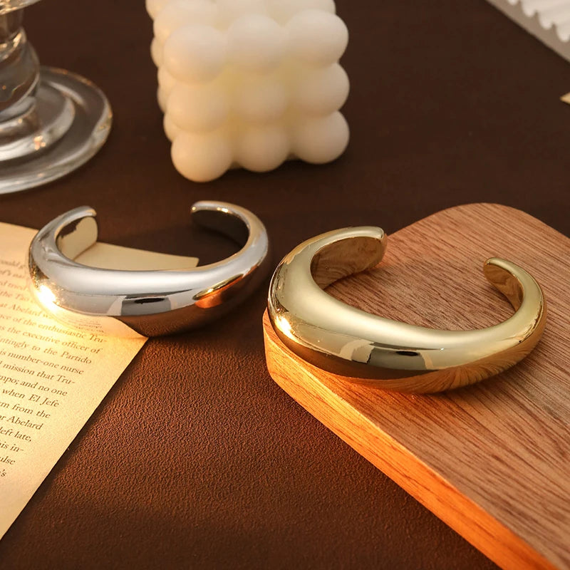 Pulsera de puño irregular BoldPulse