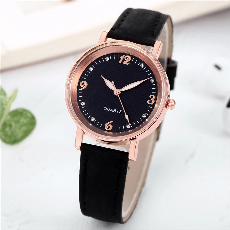 Reloj de cuero con esfera clásica: estilo cotidiano y sin esfuerzo
