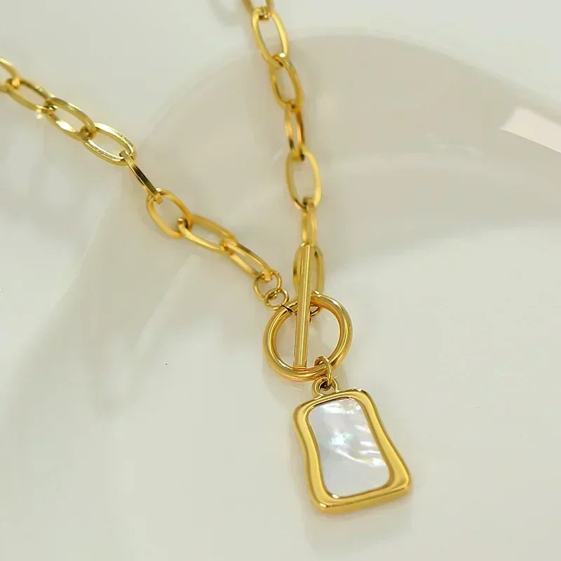 Collar con colgante de perla trapezoidal OysterGleam