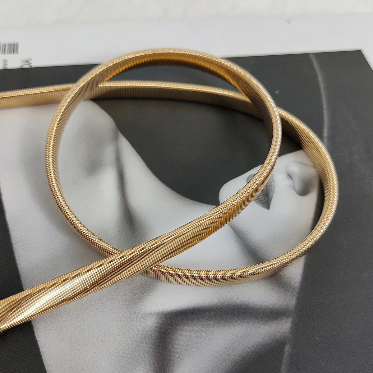 Cinturón elástico de cadena dorada GlamFlex