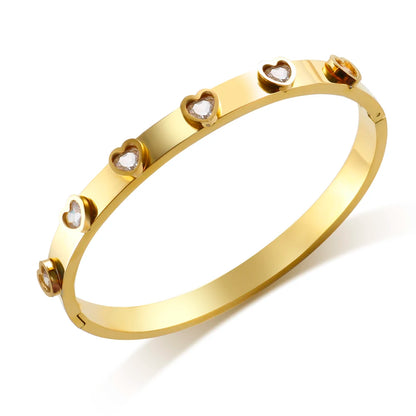 Pulsera de corazón de circonitas de colores: un brillo que habla de amor. 