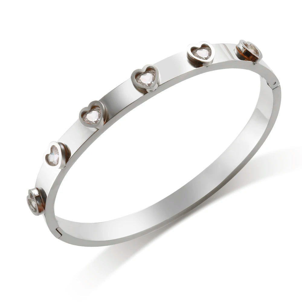 Pulsera de corazón de circonitas de colores: un brillo que habla de amor. 