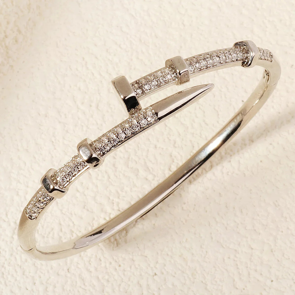 CrystalClasp Elegance – Pulsera de circonitas para mujer 