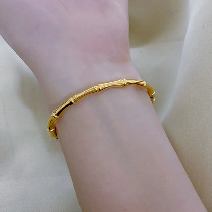 ✨ Eternal Gleam – Pulsera de acero de titanio y oro ✨ 