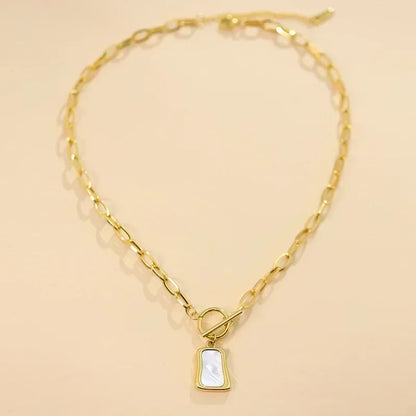Collar con colgante de perla trapezoidal OysterGleam 