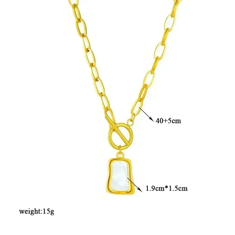 Collar con colgante de perla trapezoidal OysterGleam 