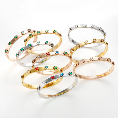 Pulsera de corazón de circonitas de colores: un brillo que habla de amor. 
