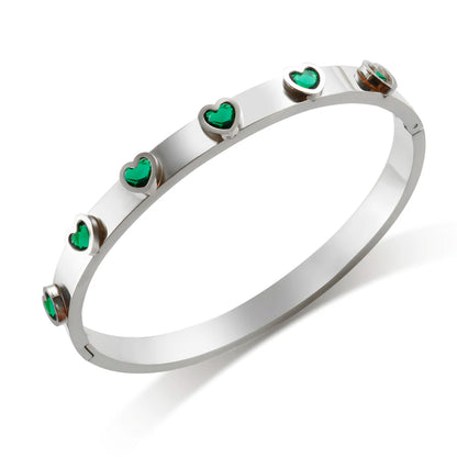 Pulsera de corazón de circonitas de colores: un brillo que habla de amor. 