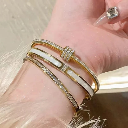 ✨ Golden Grace – Brazalete de acero inoxidable con brillantes diamantes de imitación ✨ 