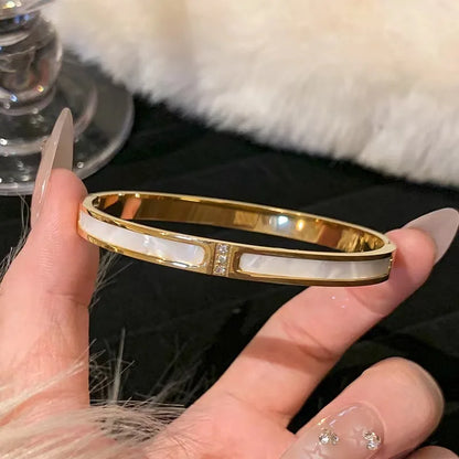 ✨ Golden Grace – Brazalete de acero inoxidable con brillantes diamantes de imitación ✨ 